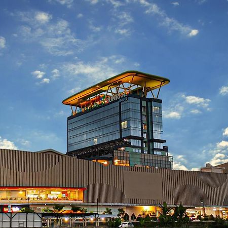 ホテル アヨーラ サンライズ モジョケルト Mojokerto エクステリア 写真